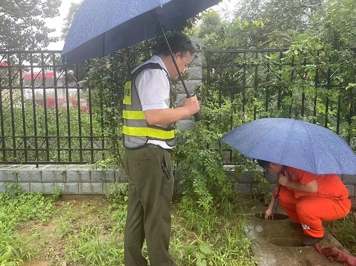 1持续做好雨中巡查工作.jpg 1持续做好雨中巡查工作.jpg