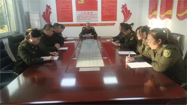 保阜公司平阳收费站组织职工学习《收费站特情处置应对指南》.jpg